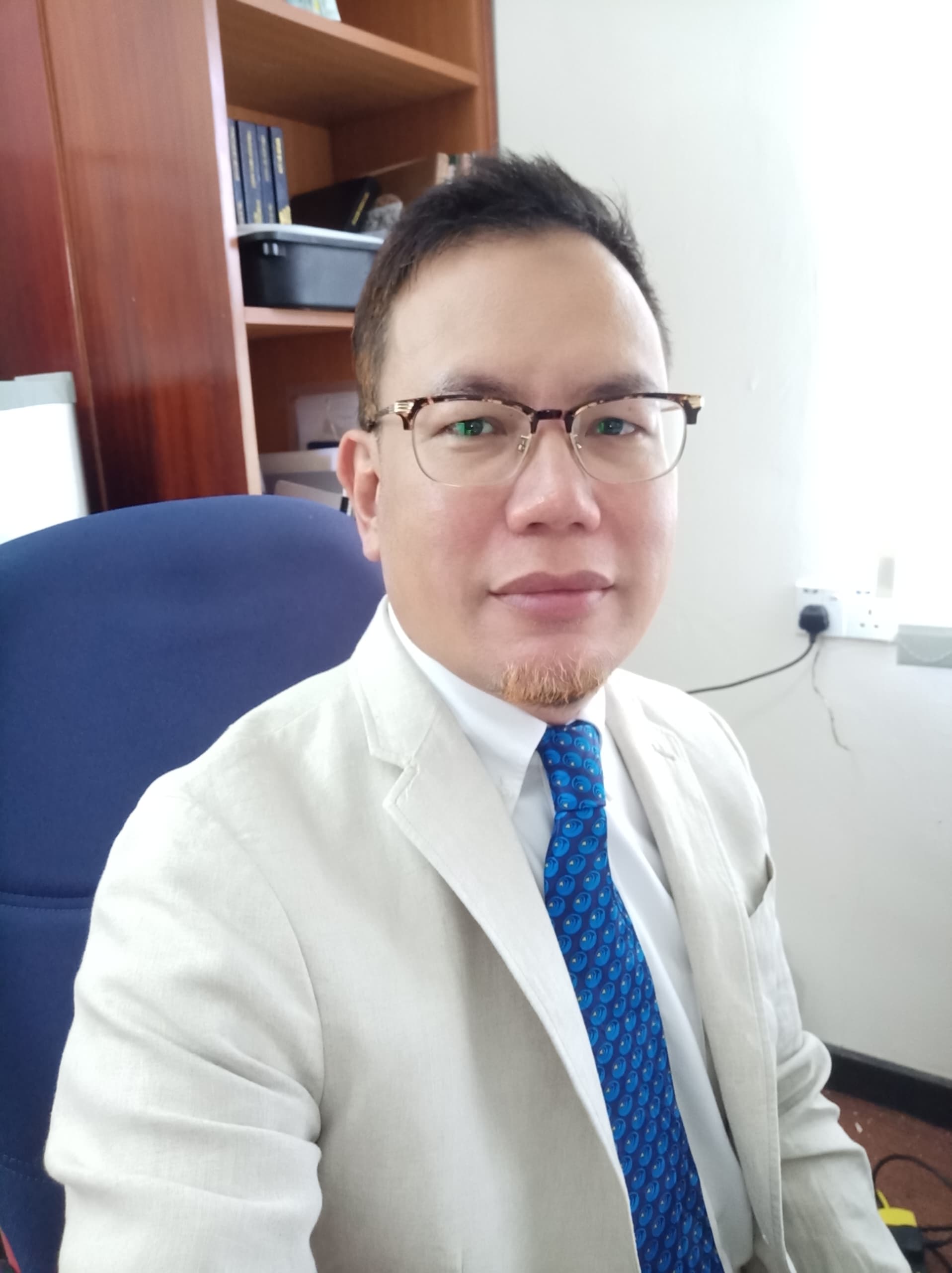 Prof. Dr. Abdul Hamid Adom